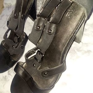 Size 9 Mossimo black heels